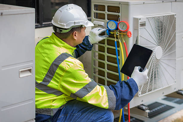 Professional Hvac technician working in Gilman, IL